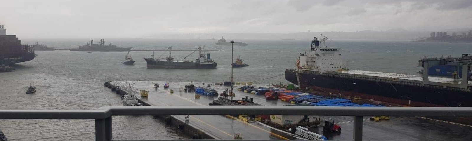 Capitan a De Puerto De Valpara so Monitore Nave Que Garre En La Bah a 