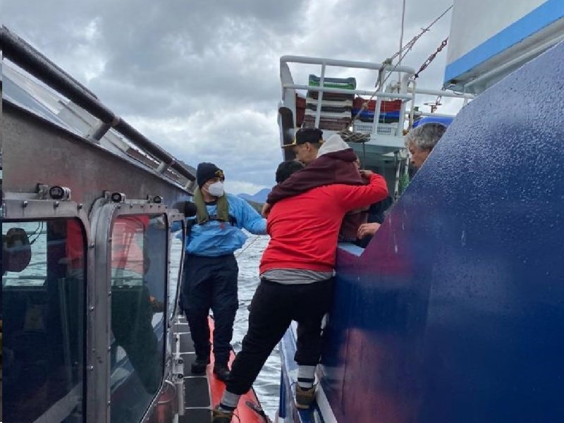 Autoridad Marítima desplegó operativo de evacuación médica desde el canal Fallos
