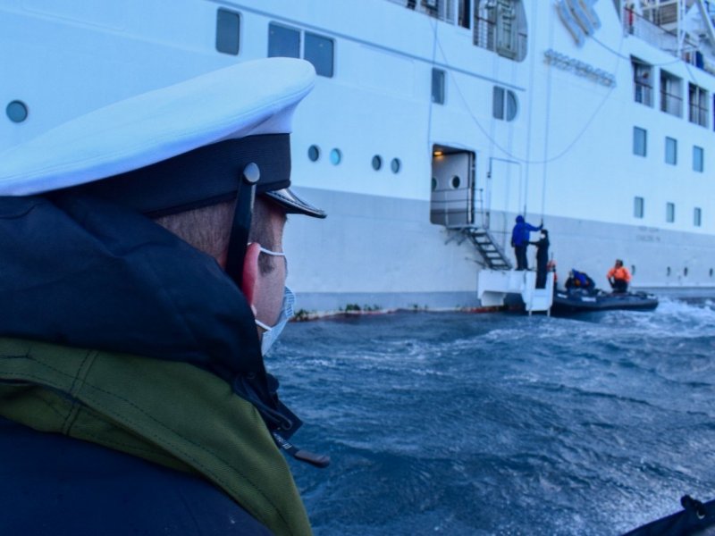 Armada apoyó evacuación médica de pasajera accidentada en crucero “Silver Explorer”