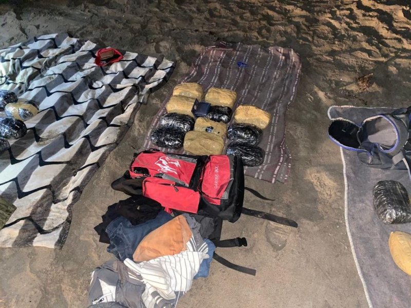 Policía Marítima detiene a 3 extranjeros con más de 18 kilos de droga en la Aduana de El Loa