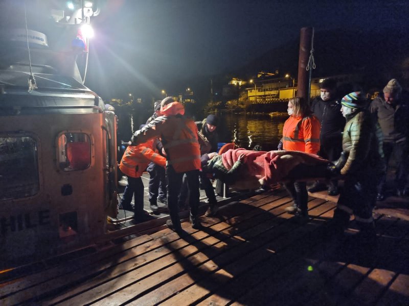 Lancha de la Armada recorre más de 900 kilómetros por evacuación médica de urgencia
