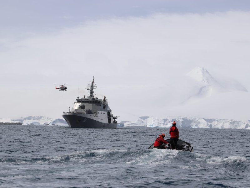 Patrullero Oceánico OPV “Marinero Fuentealba” realizó su primera jornada de despliegue en la Campaña Antártica 2022-2023