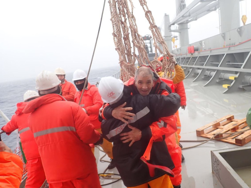 Autoridad Marítima coordinó con éxito salvamento en área oceánica de Cabo de Hornos