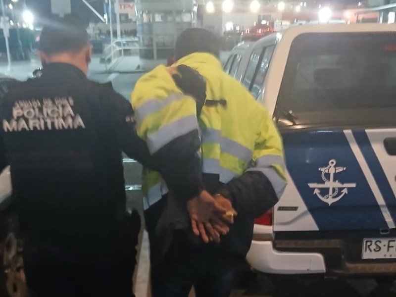 Policía Marítima detuvo a conductor sin licencia profesional en sector portuario de Valparaíso