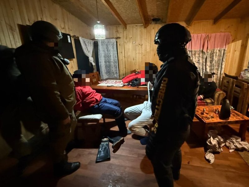 Policía Marítima y OS-7 de Carabineros de Chile detuvieron a dos sujetos extranjeros por microtráfico de drogas
