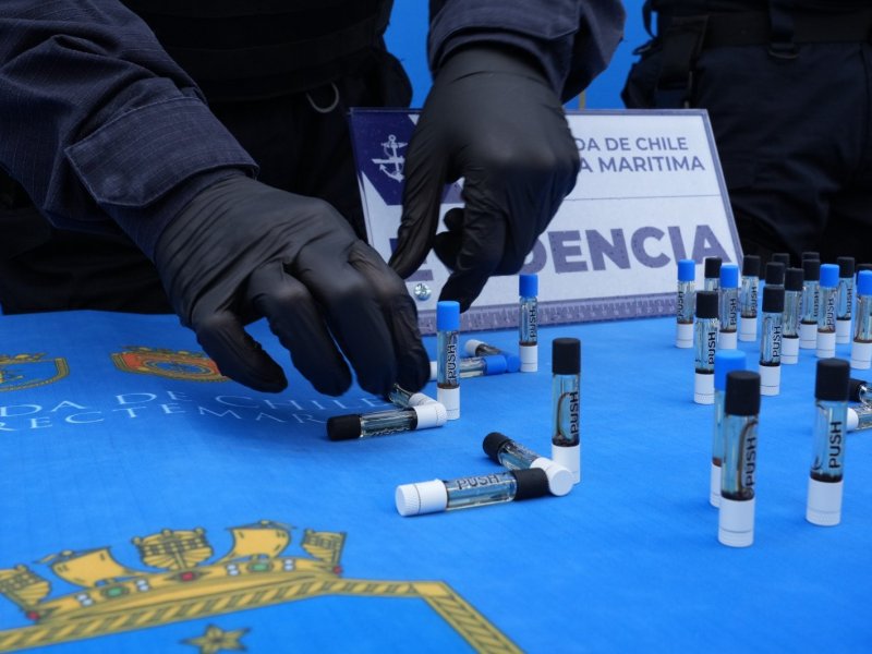 Policía Marítima impidió envío de droga líquida a Isla de Pascua gracias a operativo interagencial