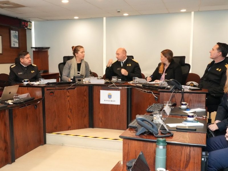 Autoridad Marítima participó en reunión junto a la Jefa de la División de Relaciones Internacionales de la Subsecretaría de Defensa