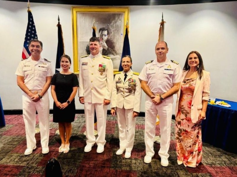 Oficiales de la Armada asistieron al cambio de mando de la Fuerza de Tarea Conjunta Interagencial Sur