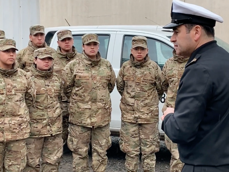 Gobernación Marítima de Punta Arenas recibió a soldados conscriptos del Ejército de Chile en visita profesional