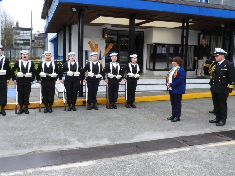 Ministra de Defensa visitó Gobernación Marítima de Valdivia