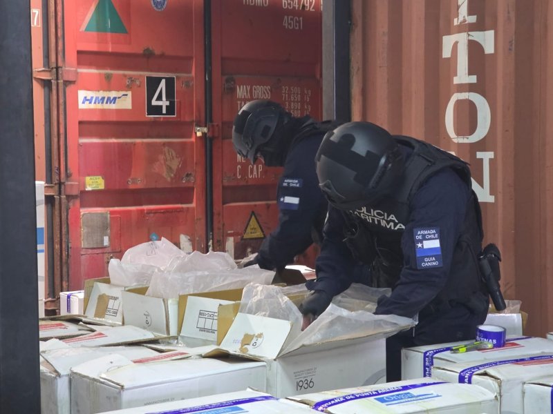 Más de 9 millones de cigarrillos fueron incautados en operativo conjunto de Armada, Aduanas y Carabineros en Punta Arenas