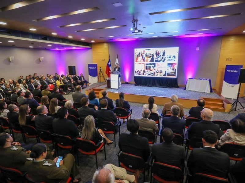 Policía Marítima recibe distinción de la Fiscalía Regional de los Lagos