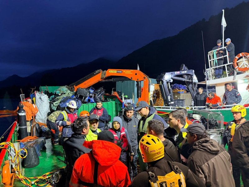 Autoridad Marítima despliega operativo de búsqueda tras hundimiento de embarcación en el Estuario Reloncaví