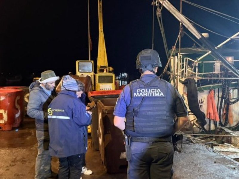 Refuerzan fiscalizaciones nocturnas en caletas de Tongoy y Guanaqueros por temporada de jibia y jurel