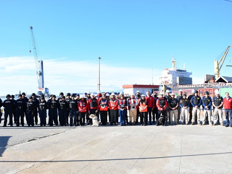 Realizan operativo conjunto entre Aduana, PDI y Policía Marítima en el puerto de Valparaíso