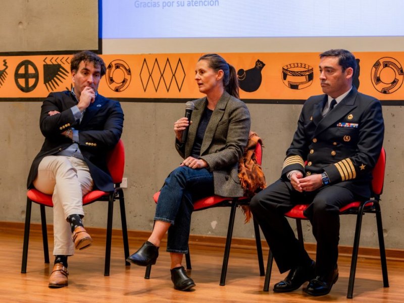 Gobernador Marítimo de San Antonio participa en lanzamiento de iniciativa regional para la protección de ballenas y navegación sostenible
